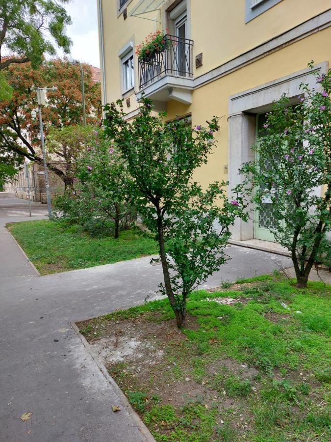 Family Friendly Apartman Boedapest Buitenkant foto
